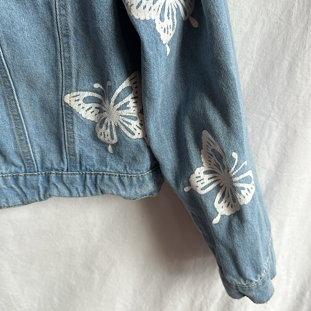 The Style Between Us butterfly print denim jacket, size XL - Picture 4 of 10